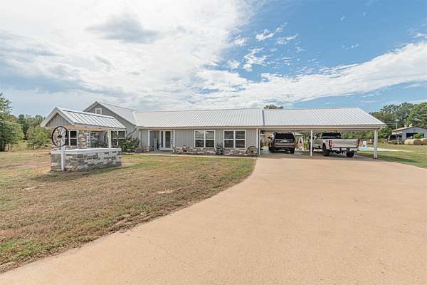 33 Acres of Land with Home for Sale in Diana, Texas
