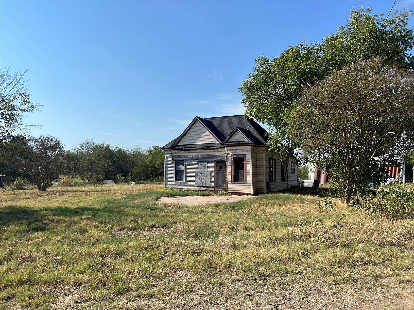 4.29 Acres of Land with Home for Sale in Mount Calm, Texas
