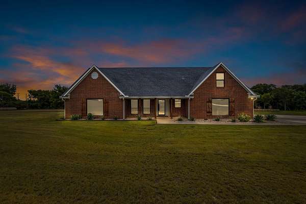 39.6 Acres of Land with Home for Lease in Bells, Texas