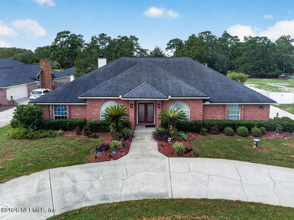 1.5 Acres of Land with Home for Sale in Jacksonville, Florida