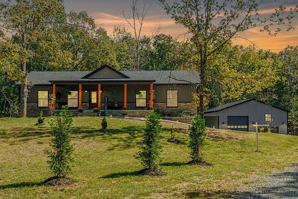 1.5 Acres of Land with Home for Sale in Benton, Kentucky