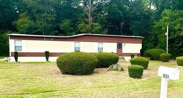 9 Acres of Land with Home for Sale in Kinston, Alabama