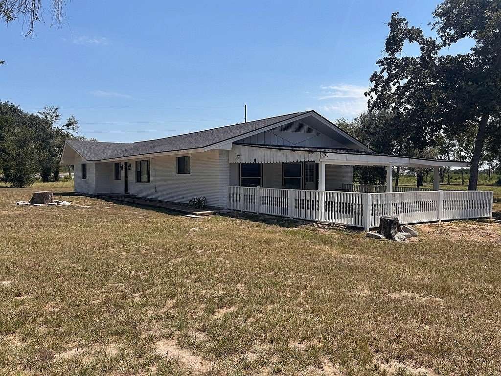 5.36 Acres of Improved Mixed-Use Land for Sale in Bellville, Texas