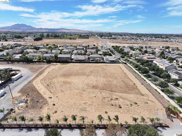 1 Acre of Residential Land for Sale in Oakley, California
