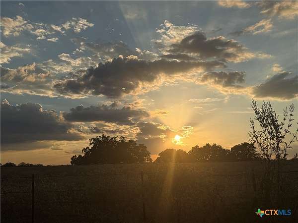 11 Acres of Land for Sale in Stockdale, Texas