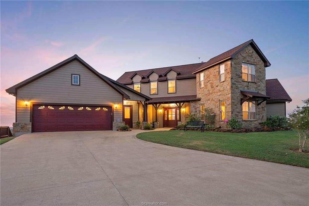 19 Acres of Land with Home for Sale in Gause, Texas