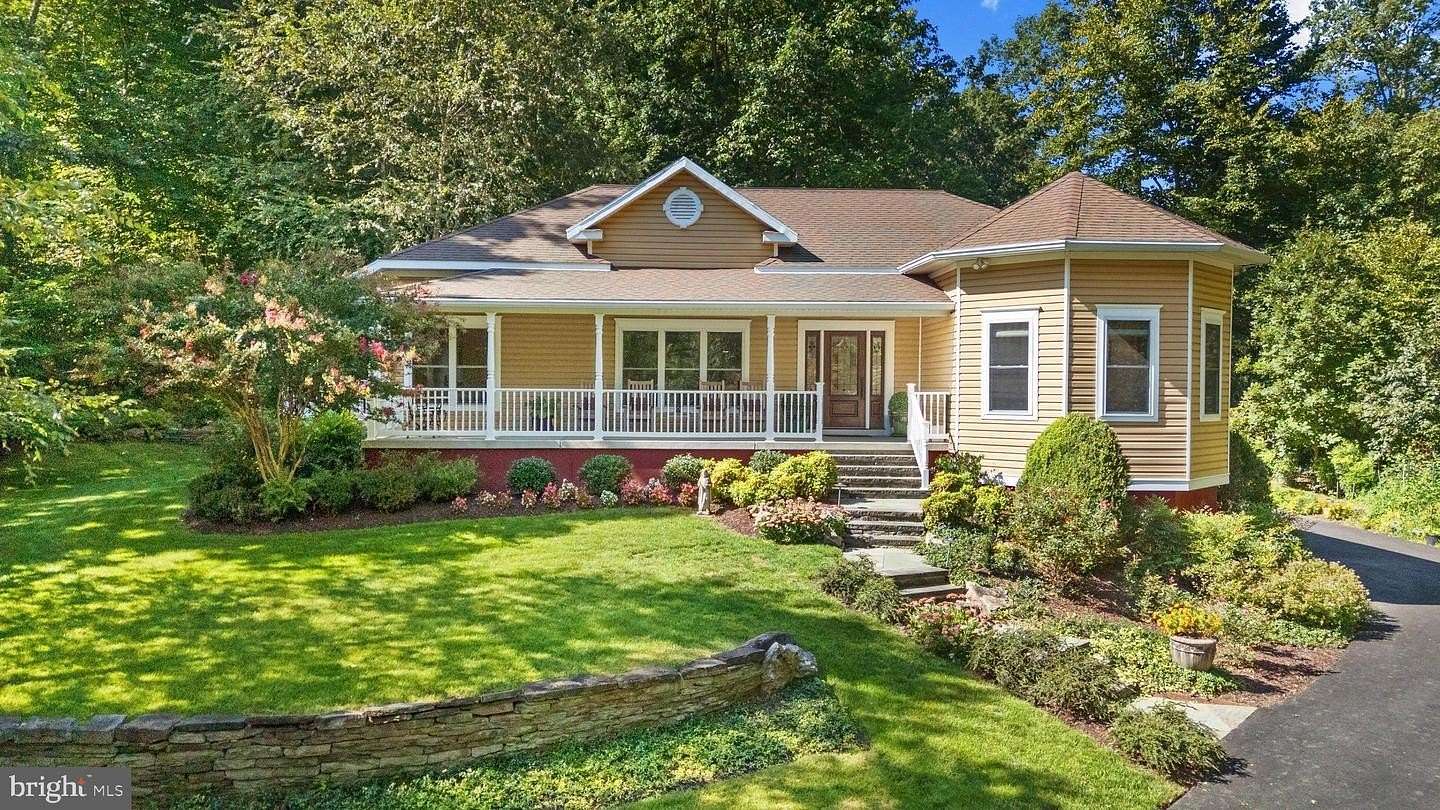 2 Acres of Land with Home for Sale in Crownsville, Maryland