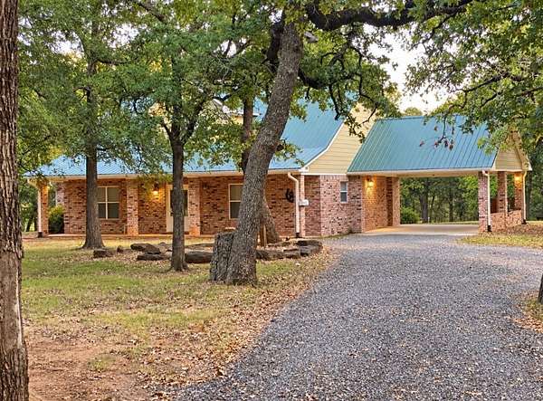 11 Acres of Land with Home for Sale in Gainesville, Texas
