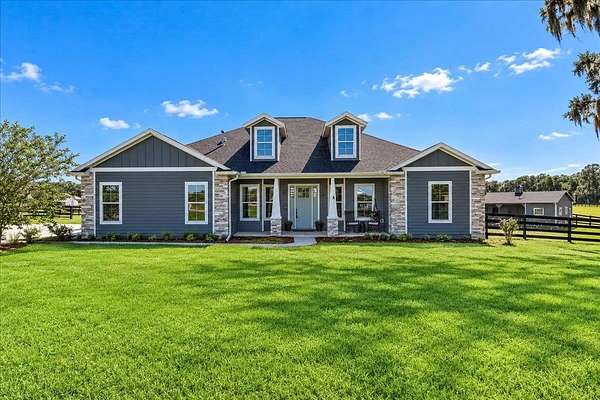 7.3 Acres of Land with Home for Sale in Ocala, Florida