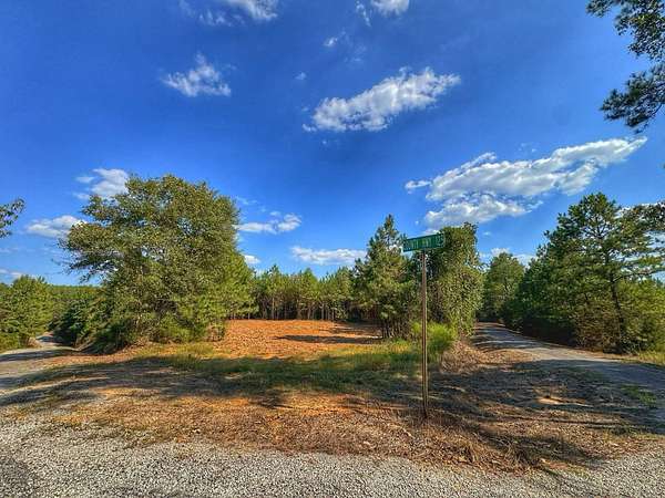 4 Acres of Residential Land for Sale in Hamilton, Alabama