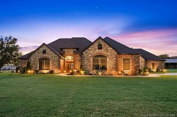 10 Acres of Land with Home for Sale in Mannford, Oklahoma