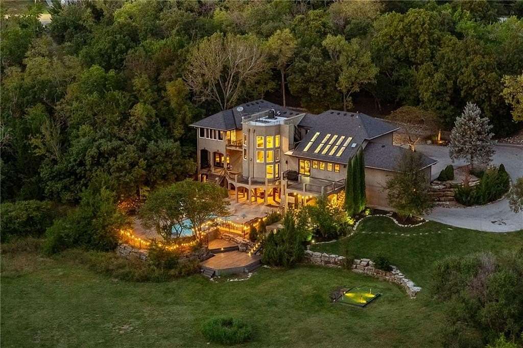 9.5 Acres of Land with Home for Sale in Lenexa, Kansas