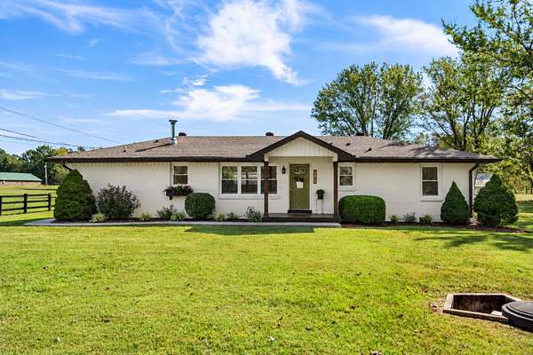 2 Acres of Land with Home for Sale in Dickson, Tennessee