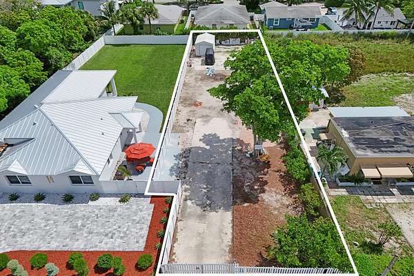 0.15 Acres of Mixed-Use Land for Lease in Delray Beach, Florida