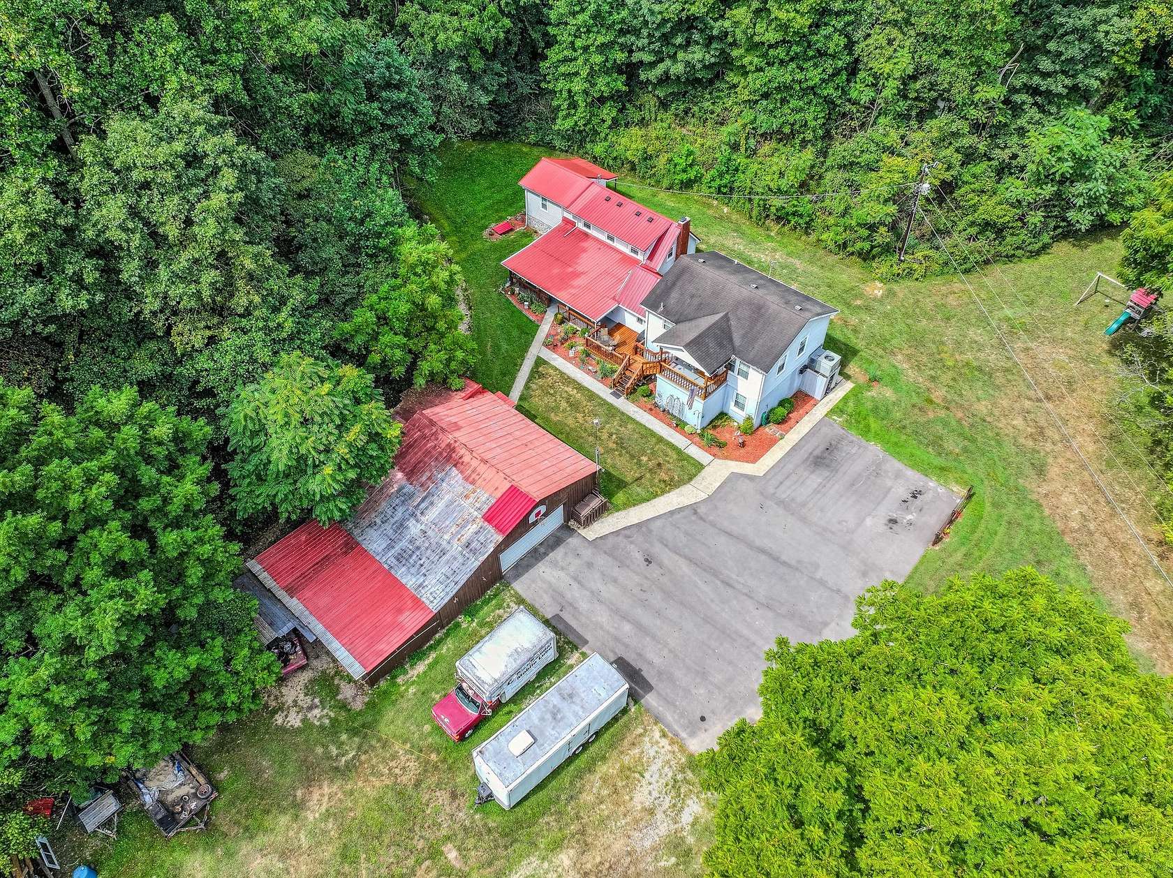 9 Acres of Improved Residential Land for Sale in Hendersonville, Tennessee