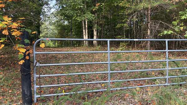 24 Acres of Recreational Land for Sale in Sewanee, Tennessee