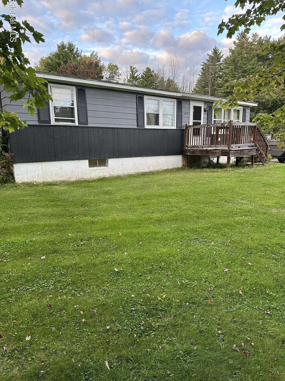1.5 Acres of Land with Home for Sale in Amsterdam, New York