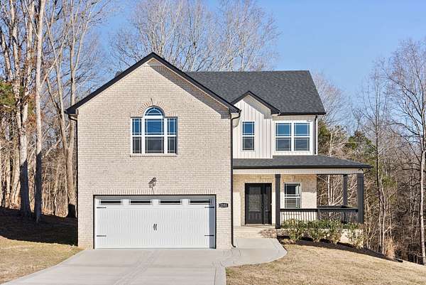 5 Acres of Land with Home for Sale in Clarksville, Tennessee