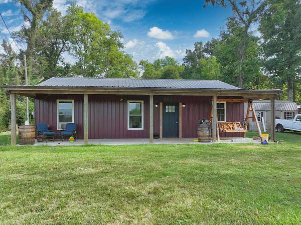 10 Acres of Land with Home for Auction in Springfield, Tennessee