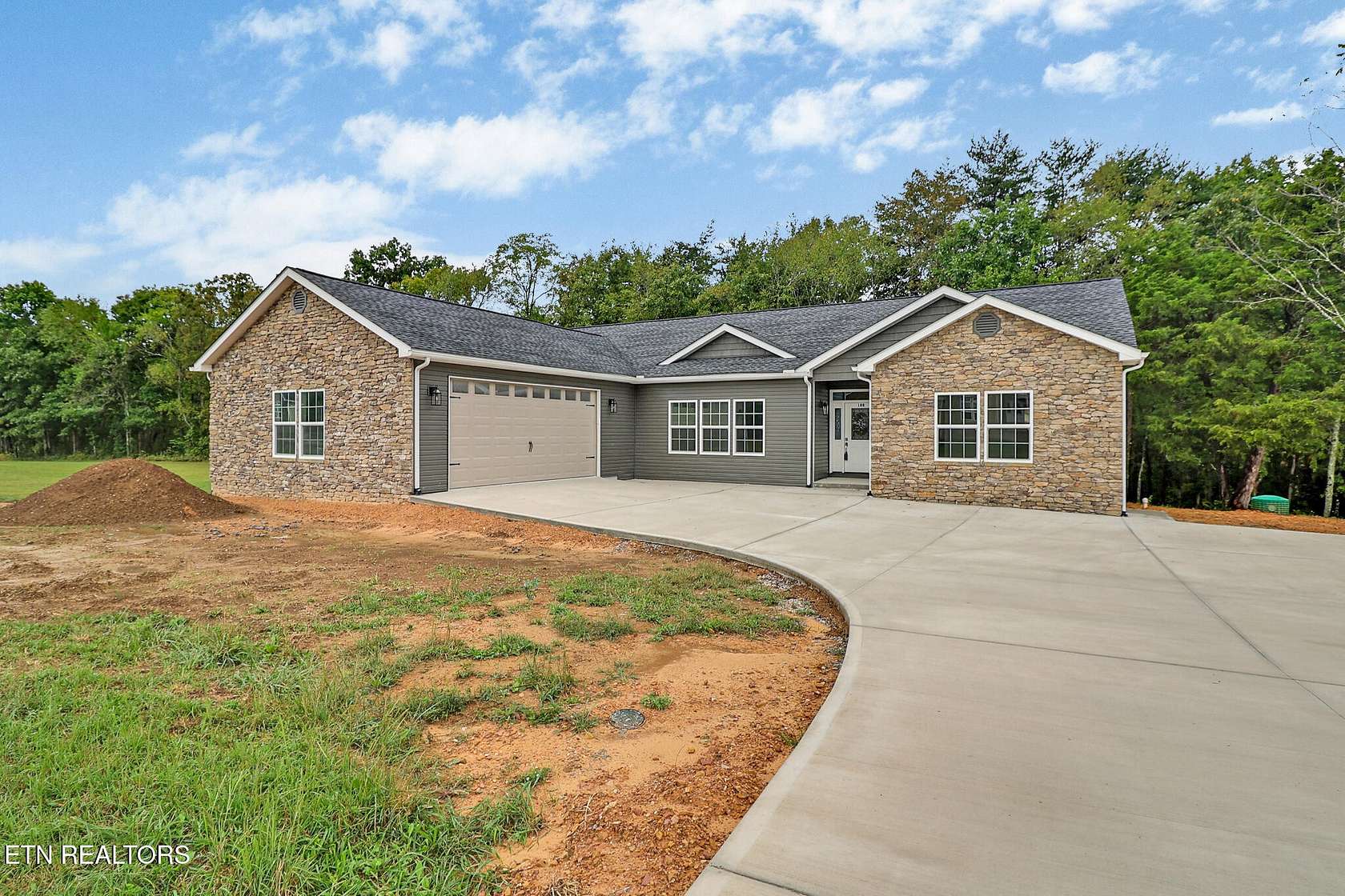 1.64 Acres of Land with Home for Sale in Crossville, Tennessee