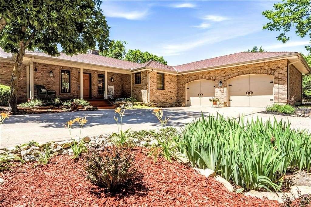 16.4 Acres of Land with Home for Sale in De Soto, Kansas