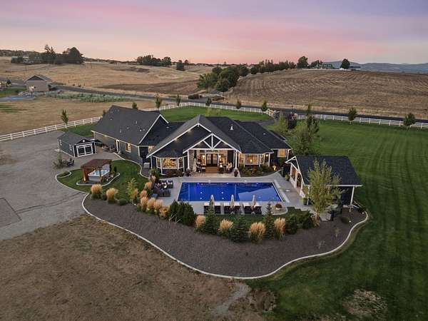 4.73 Acres of Land with Home for Sale in Greenacres, Washington