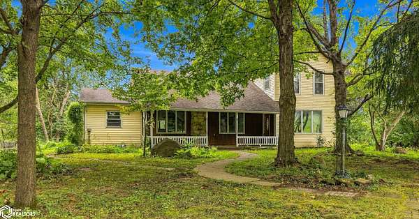 3.84 Acres of Land with Home for Sale in Mount Pleasant, Iowa