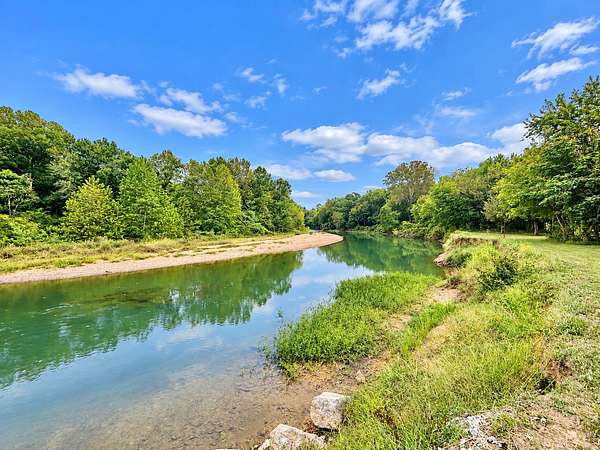 1.24 Acres of Residential Land for Sale in Linden, Tennessee