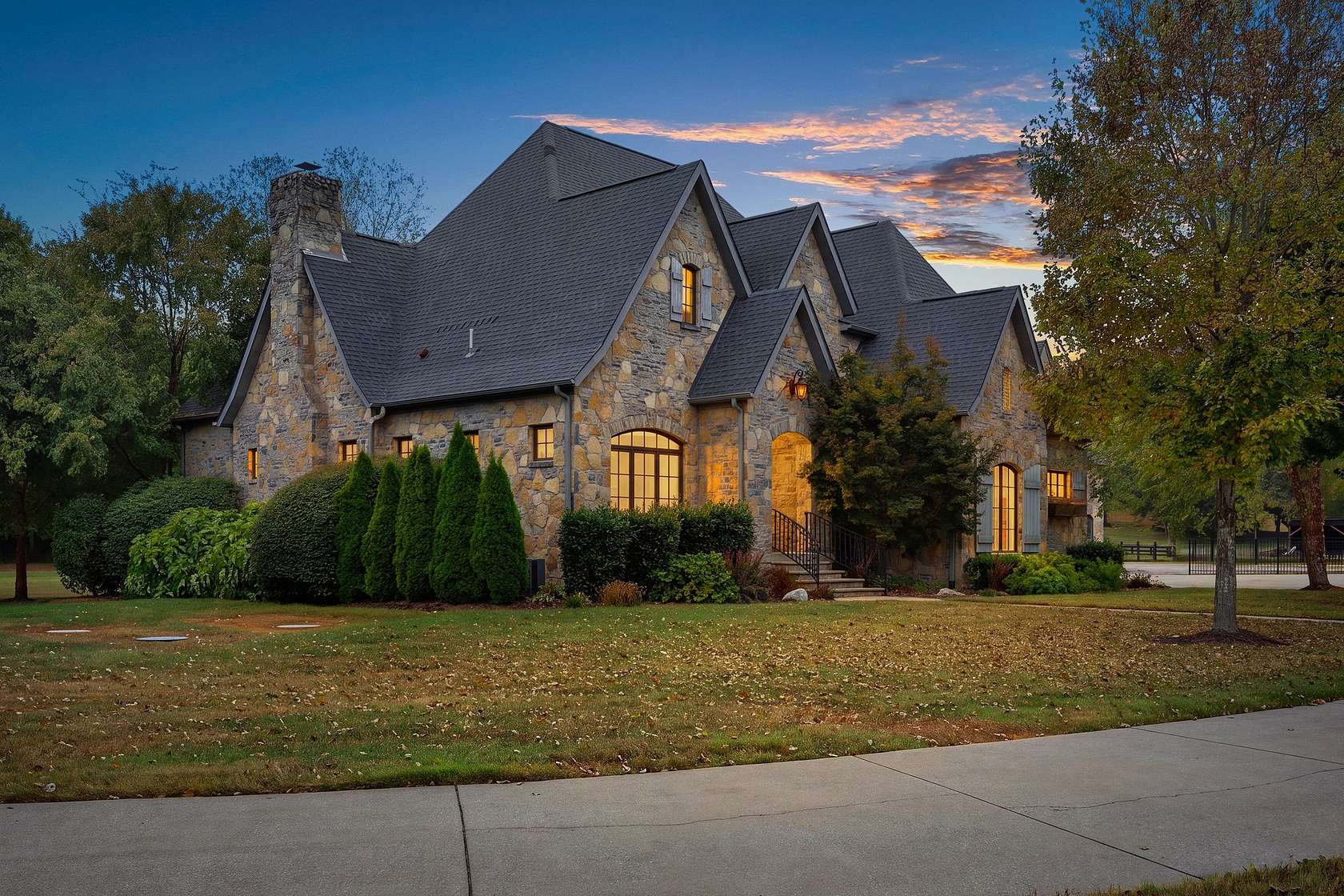5.5 Acres of Land with Home for Sale in Franklin, Tennessee