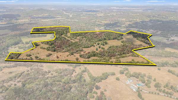 195 Acres of Agricultural Land for Sale in Wartrace, Tennessee