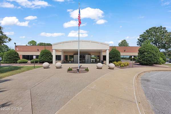 10.6 Acres of Improved Commercial Land for Sale in Jackson, Tennessee