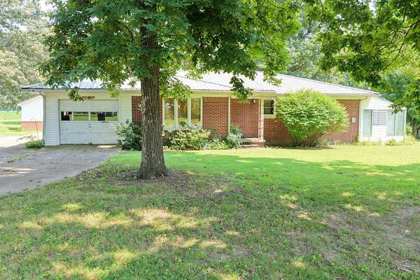40 Acres of Land with Home for Auction in Mayfield, Kentucky