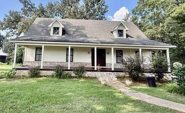 2 Acres of Land with Home for Sale in Pontotoc, Mississippi