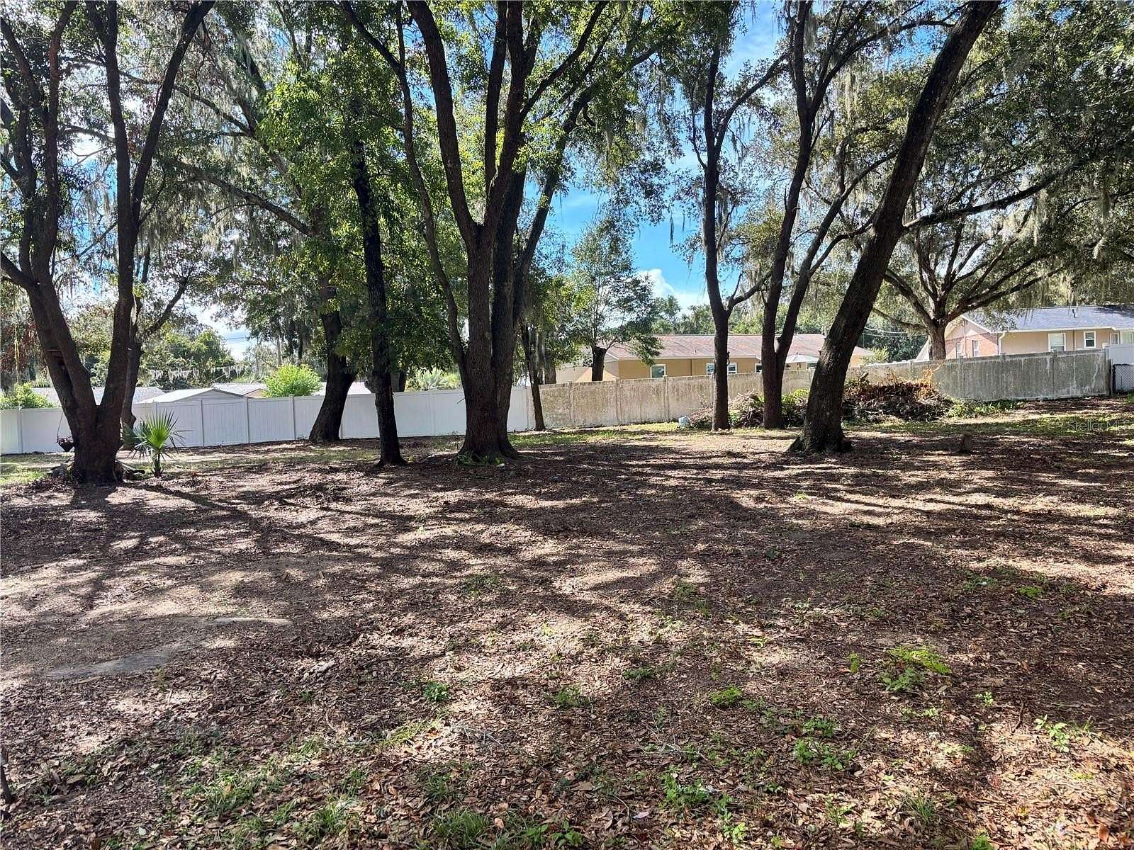 0.25 Acres of Residential Land for Sale in Ocklawaha, Florida