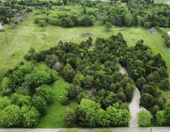 10 Acres of Residential Land for Sale in Caddo Mills, Texas