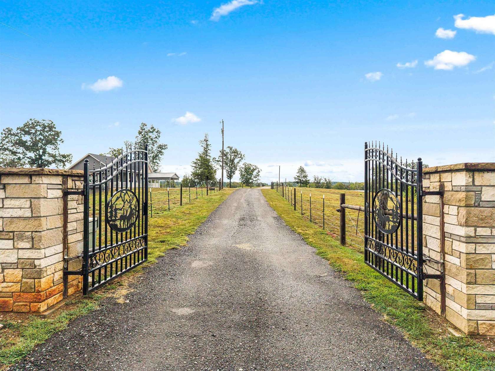 12 Acres of Land with Home for Sale in Lonsdale, Arkansas