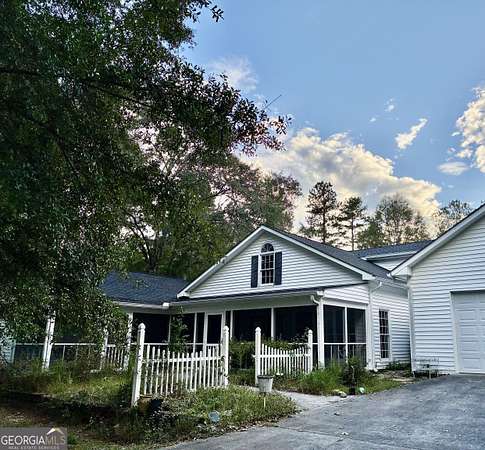 9 Acres of Land with Home for Sale in Rome, Georgia