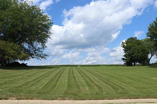 0.96 Acres of Land for Sale in Morrison, Illinois