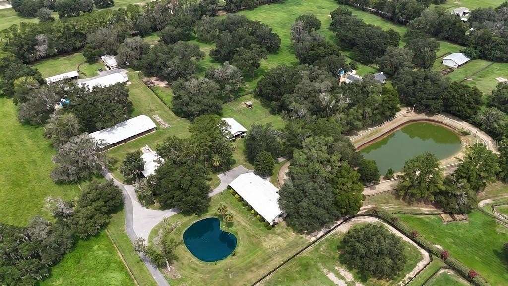 33.3 Acres of Agricultural Land with Home for Sale in Reddick, Florida