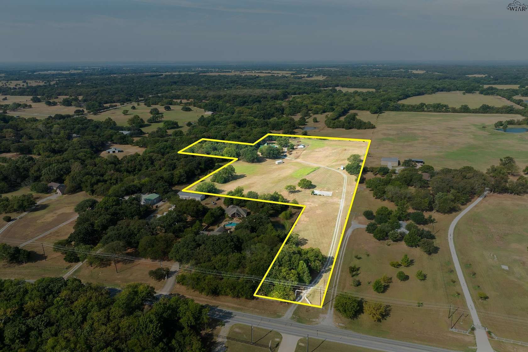 13.4 Acres of Land with Home for Sale in Pottsboro, Texas