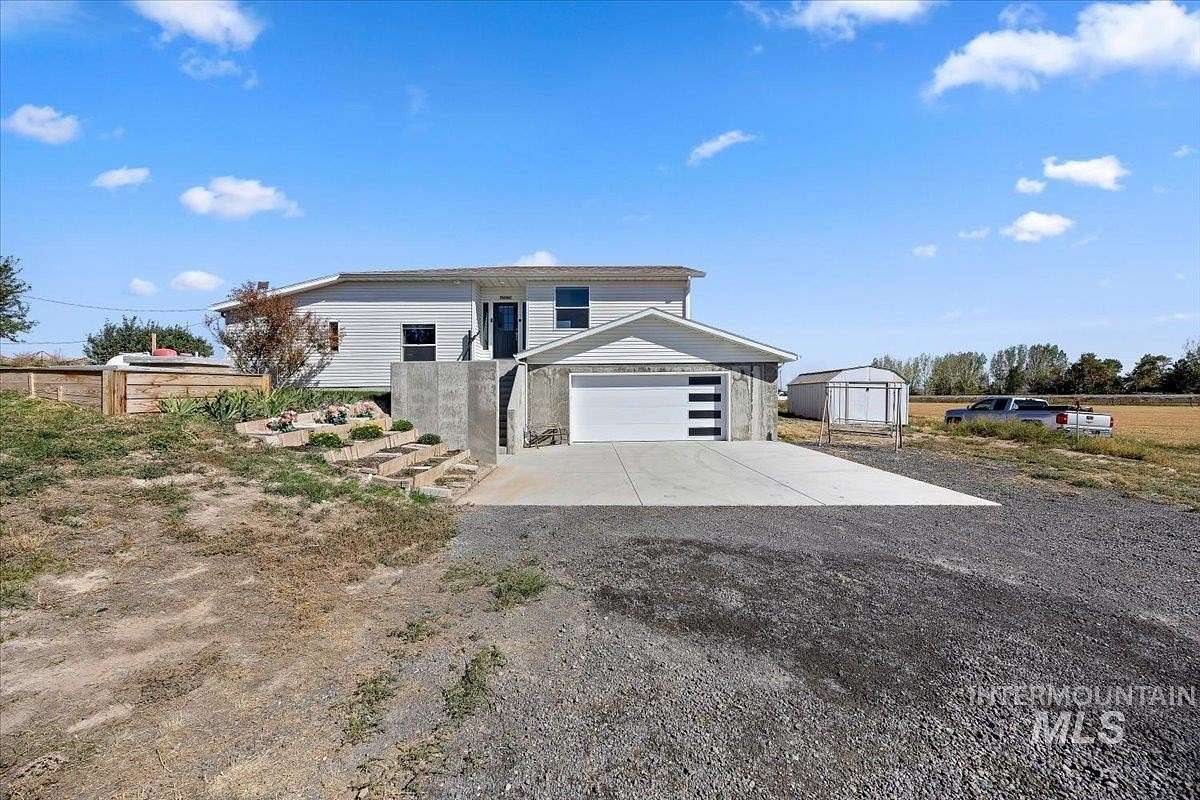 16.1 Acres of Land with Home for Sale in Jerome, Idaho