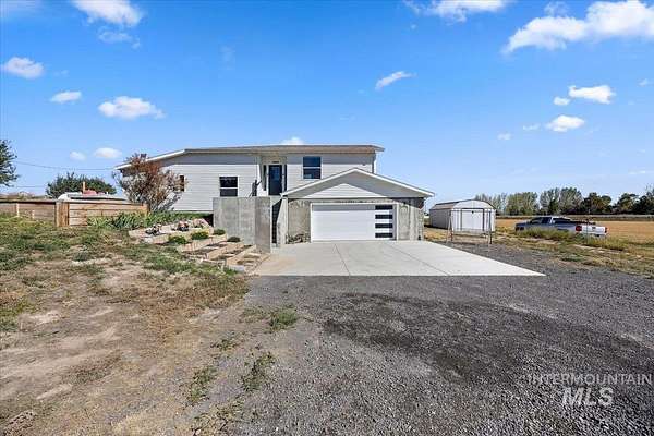 16.1 Acres of Land with Home for Sale in Jerome, Idaho