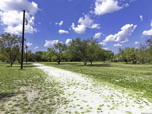 1 Acre of Residential Land for Sale in Uvalde, Texas