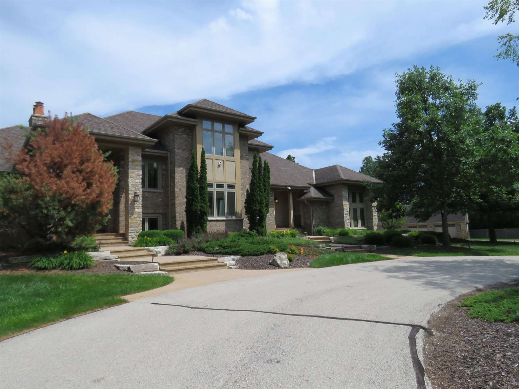 5.55 Acres of Land with Home for Sale in River Hills, Wisconsin