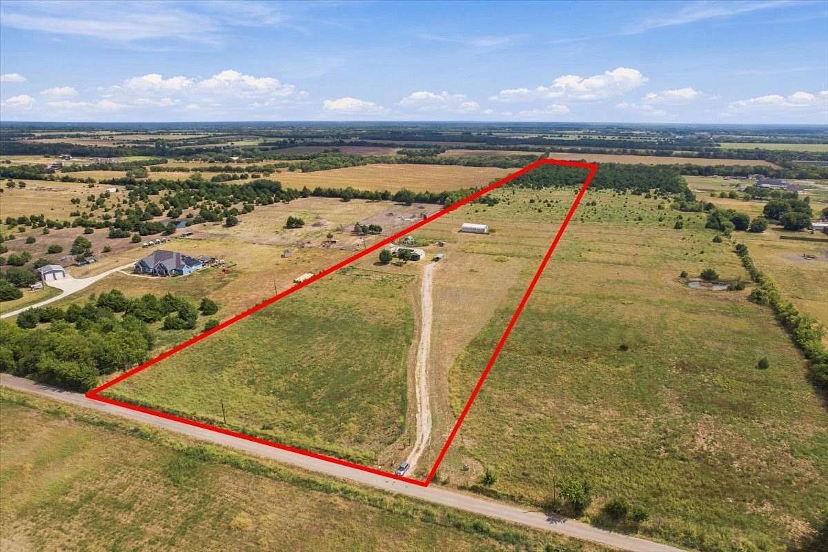 16.9 Acres of Land with Home for Sale in Greenville, Texas