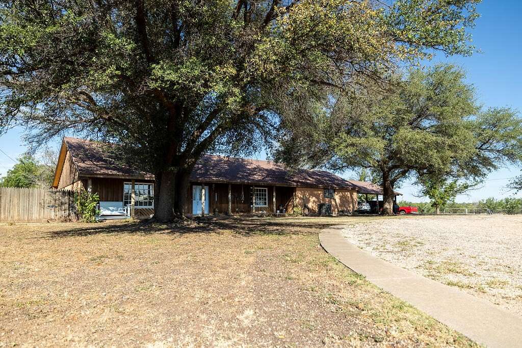 7.4 Acres of Land with Home for Sale in Snyder, Texas