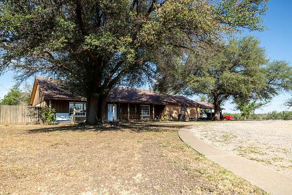 7.4 Acres of Land with Home for Sale in Snyder, Texas