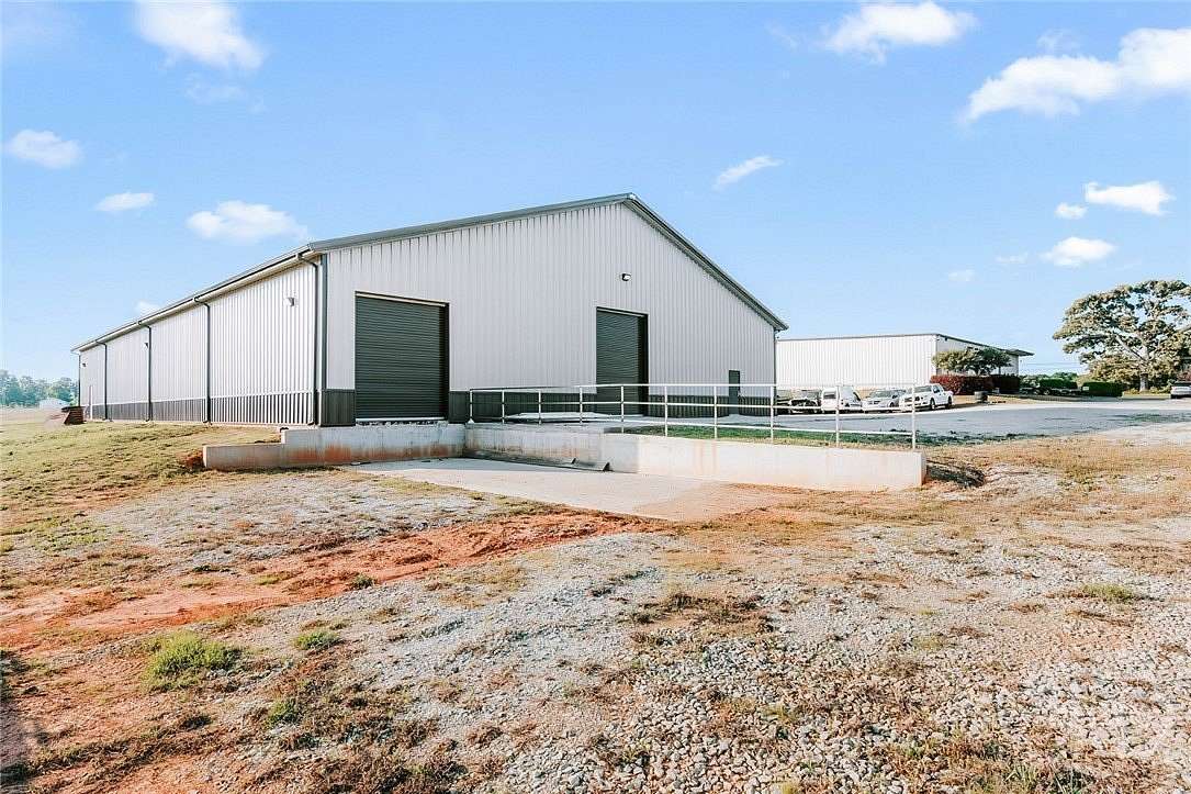 2.5 Acres of Improved Commercial Land for Sale in Comer, Georgia