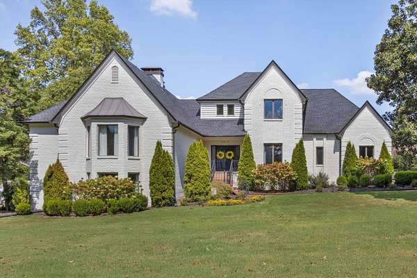 1.8 Acres of Land with Home for Sale in Germantown, Tennessee
