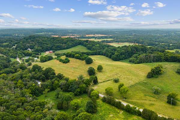 5 Acres of Land for Sale in Spring Hill, Tennessee